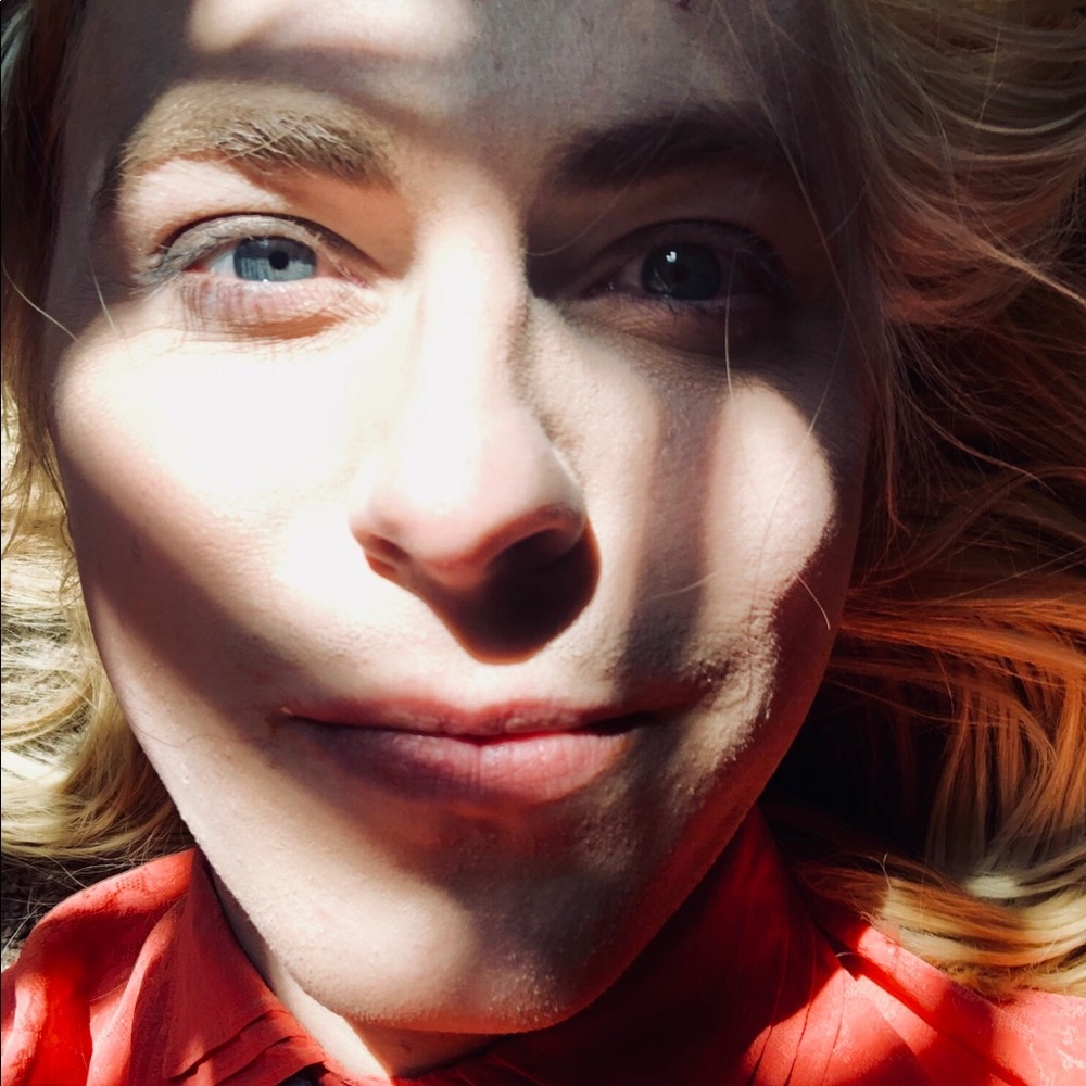 Meet your Posher, Emmi